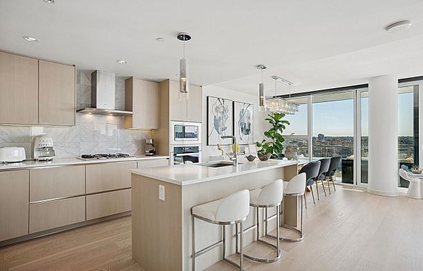 2618 89 Nelson Street Yaletown