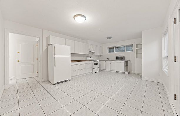 4087 SW Marine Drive Southlands