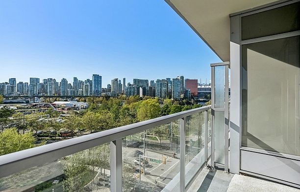 605 1708 Columbia Street False Creek
