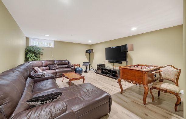 2407 W 18th Avenue Arbutus