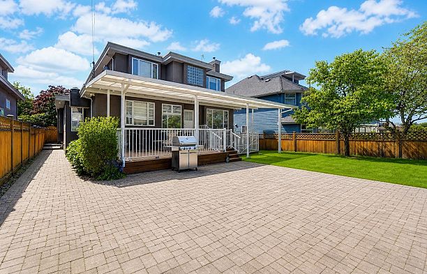 2407 W 18th Avenue Arbutus