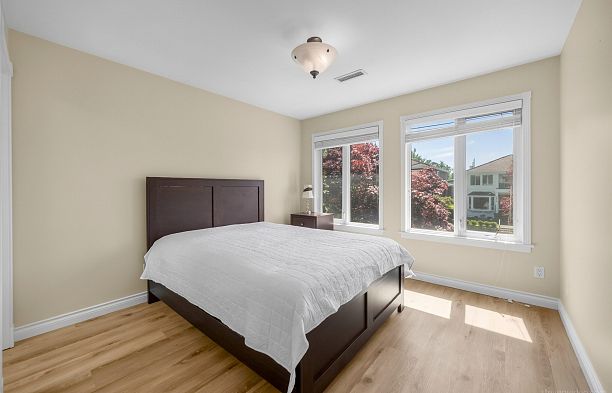 2407 W 18th Avenue Arbutus