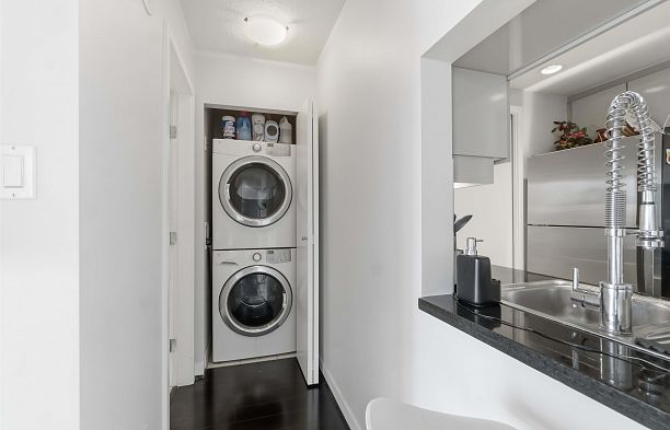 908 1408 Strathmore Mews Yaletown