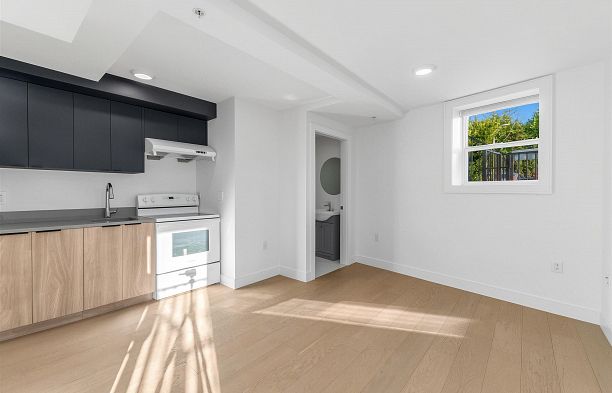 7359 Oak Street South Granville