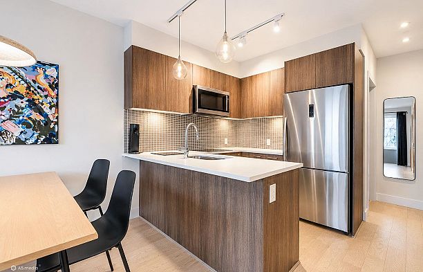 506 2477 Carolina Street Mount Pleasant VE