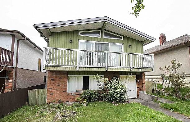 7687 Oak Street South Granville