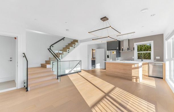 7359 Oak Street South Granville
