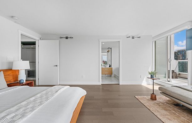 2403 1500 Howe Street Yaletown