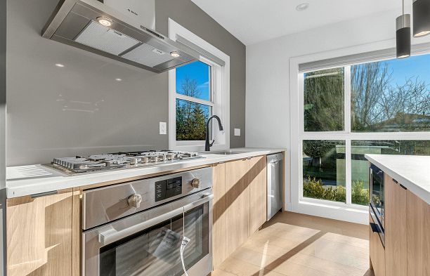 7359 Oak Street South Granville