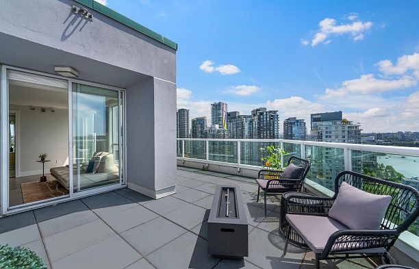2403 1500 Howe Street Yaletown