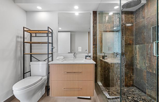 2403 1500 Howe Street Yaletown