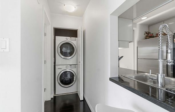 908 1408 Strathmore Mews Yaletown