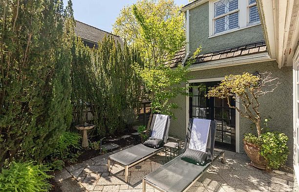 5976 Alma Street Southlands