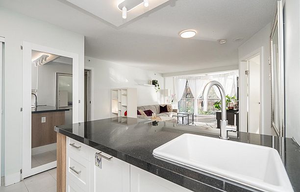 403 811 Helmcken Street Downtown VW