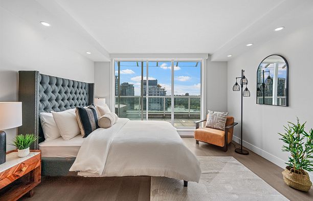 2403 1500 Howe Street Yaletown