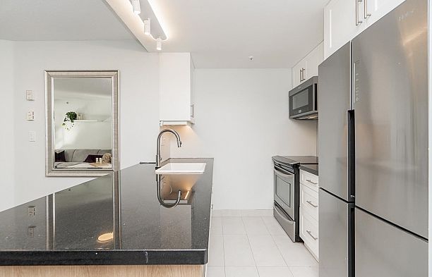 403 811 Helmcken Street Downtown VW