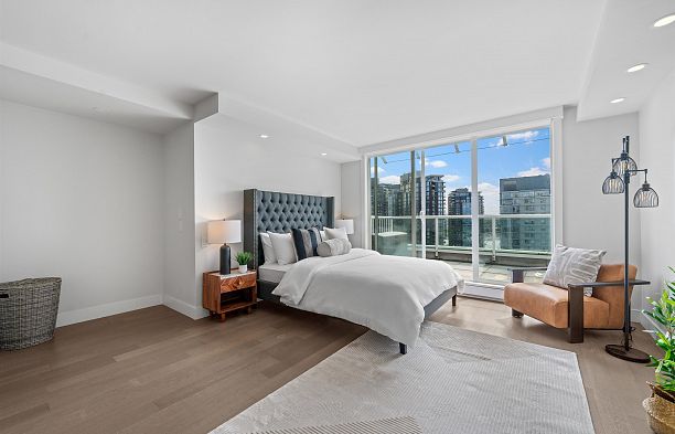 2403 1500 Howe Street Yaletown