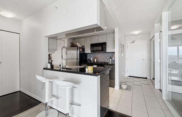 908 1408 Strathmore Mews Yaletown