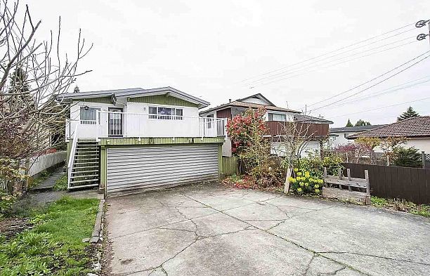 7687 Oak Street South Granville