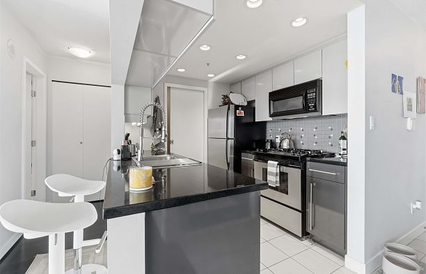 908 1408 Strathmore Mews Yaletown