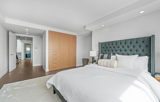 2403 1500 Howe Street Yaletown