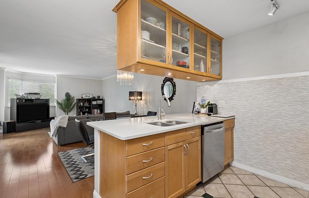 303 1508 Mariner Walk False Creek