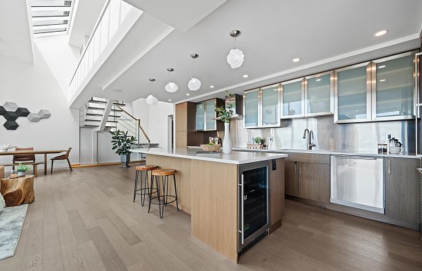 2403 1500 Howe Street Yaletown