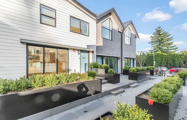 7355 Oak Street South Granville