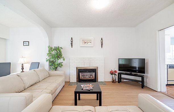 2720 W 24th Avenue Arbutus