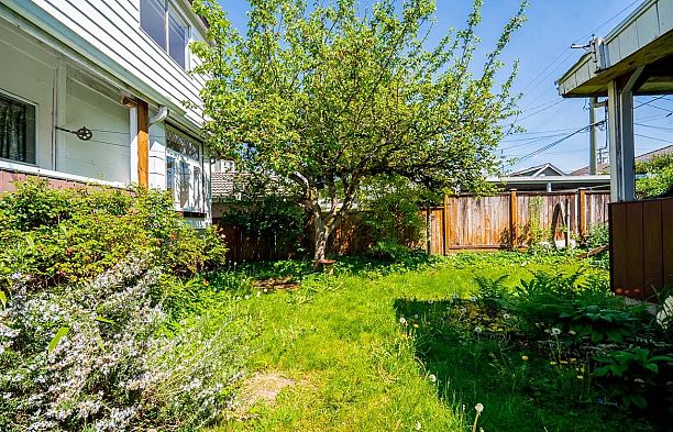 2720 W 24th Avenue Arbutus
