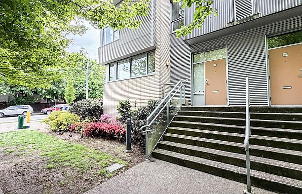 390 E 11th Avenue Mount Pleasant VE