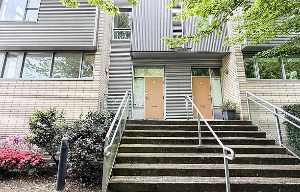 390 E 11th Avenue Mount Pleasant VE