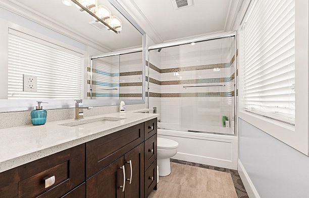 7547 Selkirk Street South Granville
