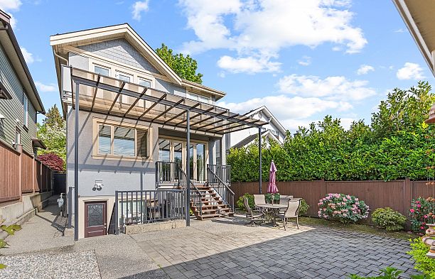 7547 Selkirk Street South Granville