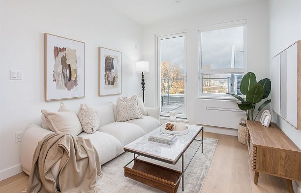 PH521 2471 St. George Street Mount Pleasant VE