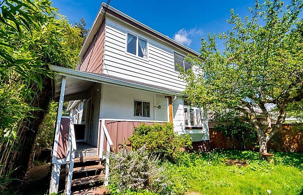 2720 W 24th Avenue Arbutus
