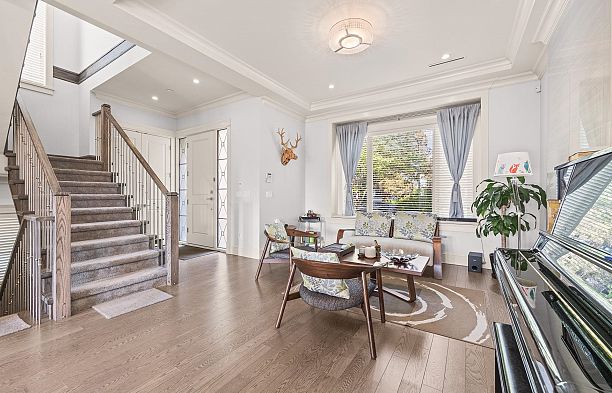 7547 Selkirk Street South Granville