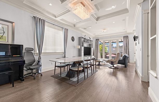 7547 Selkirk Street South Granville