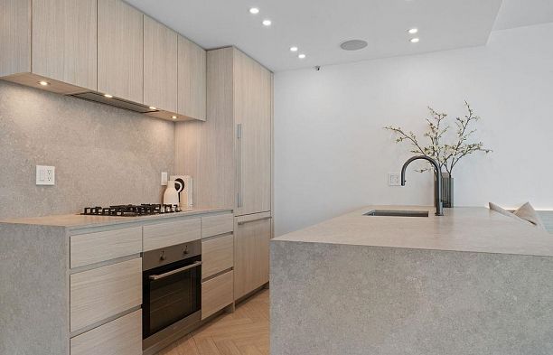 2206 1438 Richards Street Yaletown
