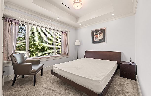 7547 Selkirk Street South Granville