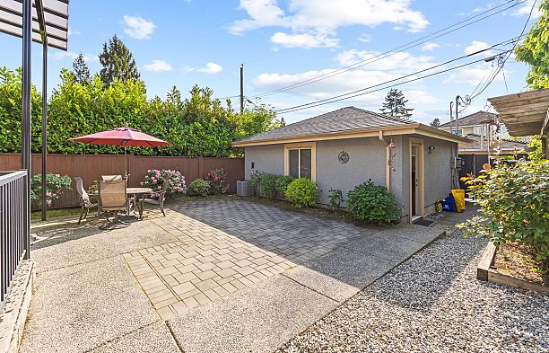 7547 Selkirk Street South Granville