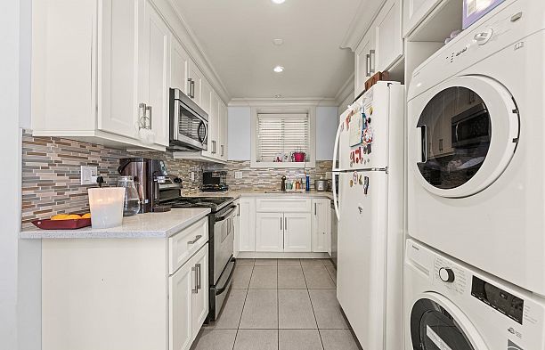 7547 Selkirk Street South Granville