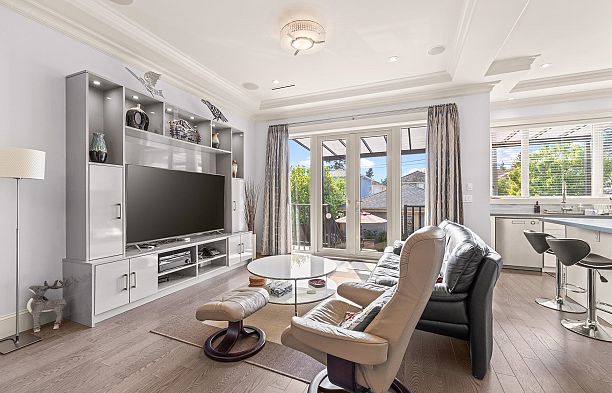 7547 Selkirk Street South Granville