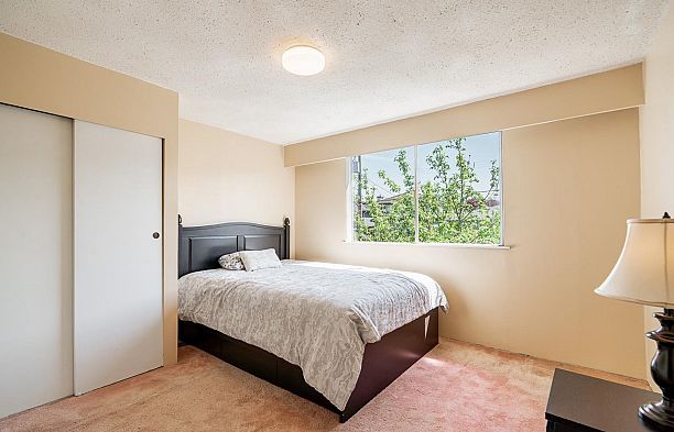 2720 W 24th Avenue Arbutus