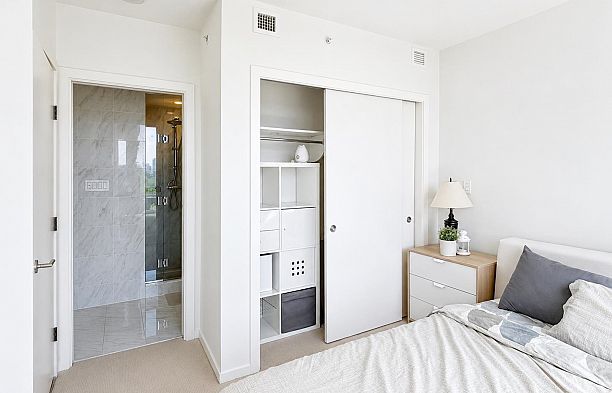 907 8488 Cornish Street S.W. Marine