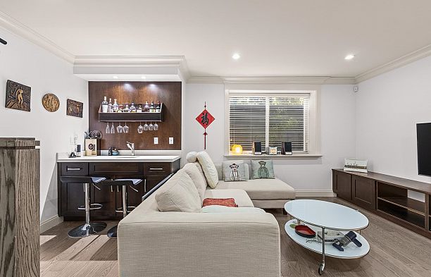 7547 Selkirk Street South Granville