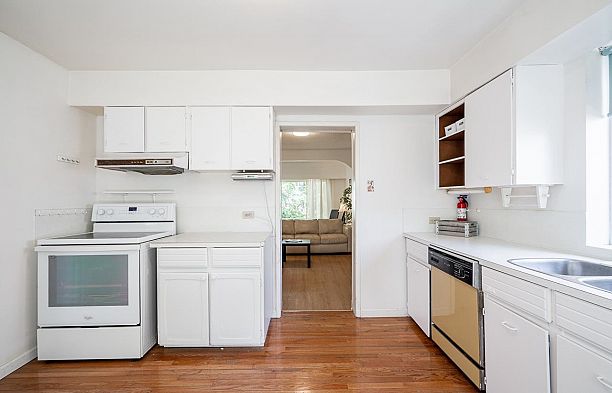 2720 W 24th Avenue Arbutus