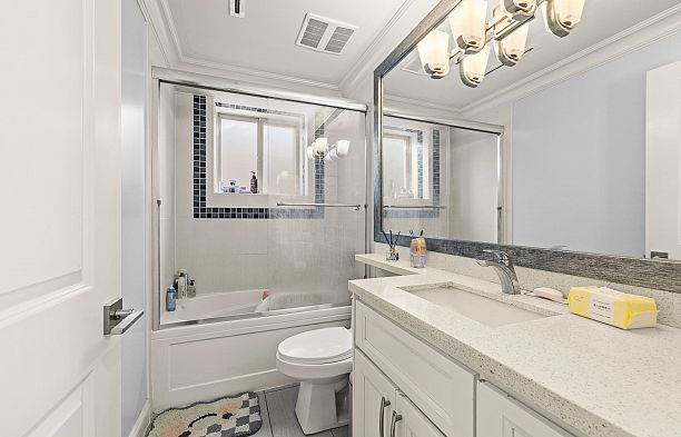 7547 Selkirk Street South Granville