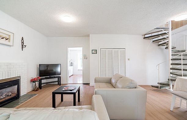 2720 W 24th Avenue Arbutus