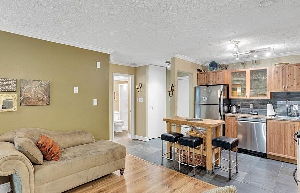 303 1234 Pendrell Street West End VW
